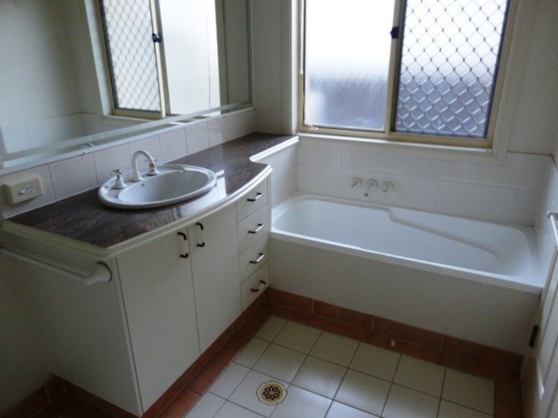 6 Templestowe Court, Robina QLD 4226