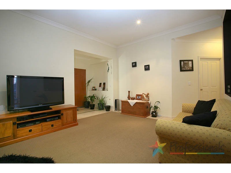 18 Marciana Crescent, Varsity Lakes QLD 4227