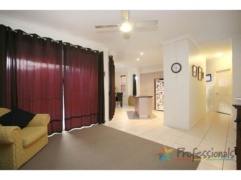 18 Marciana Crescent, Varsity Lakes QLD 4227