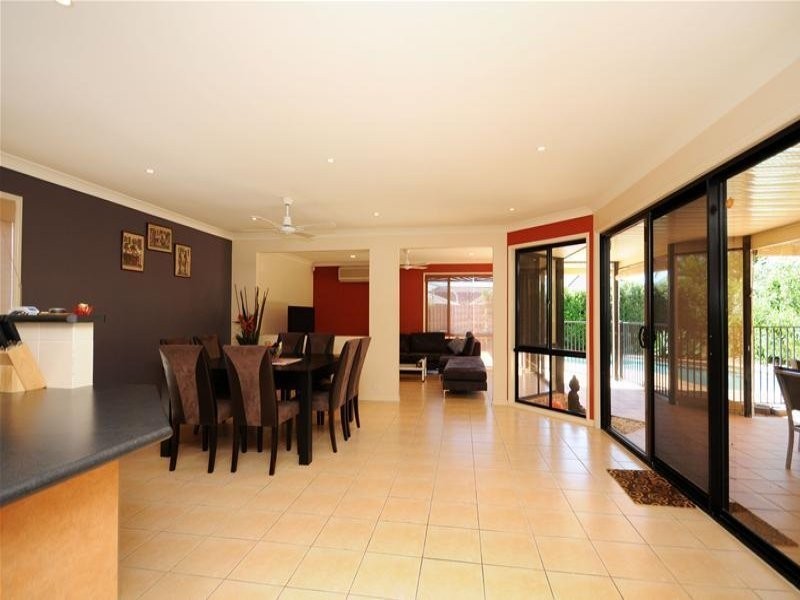 16 Lancewood Circuit, Robina QLD 4226