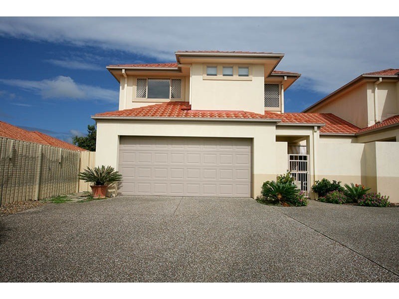 1/8 Peppertree Circuit, Robina QLD 4226