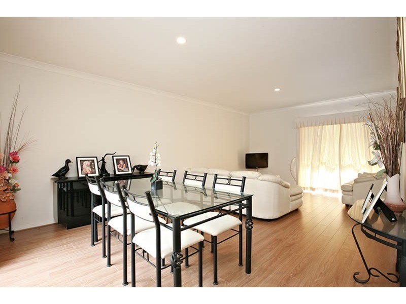 1/8 Peppertree Circuit, Robina QLD 4226