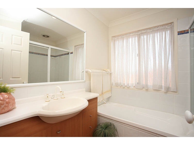 1/8 Peppertree Circuit, Robina QLD 4226