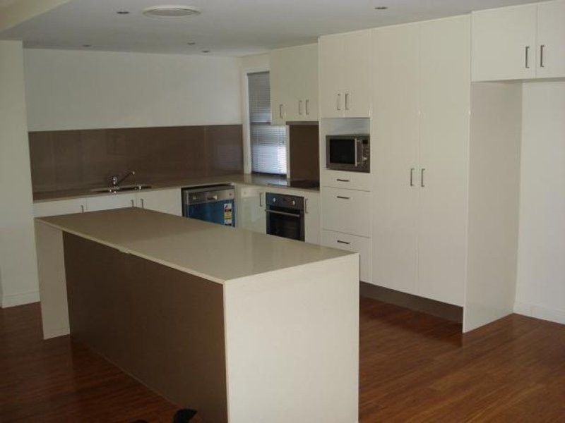 17 Great Southern Drive, Robina QLD 4226