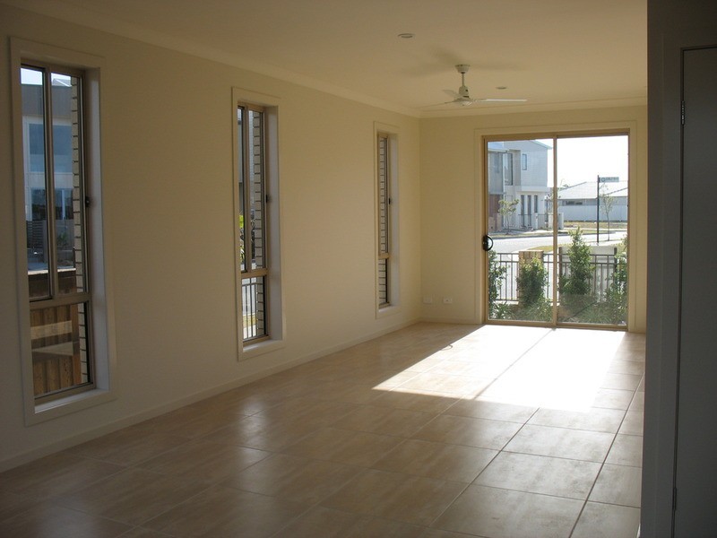 30 Emily Way, Varsity Lakes QLD 4227