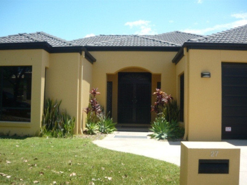 27 Hillridge Crescent, Varsity Lakes QLD 4227