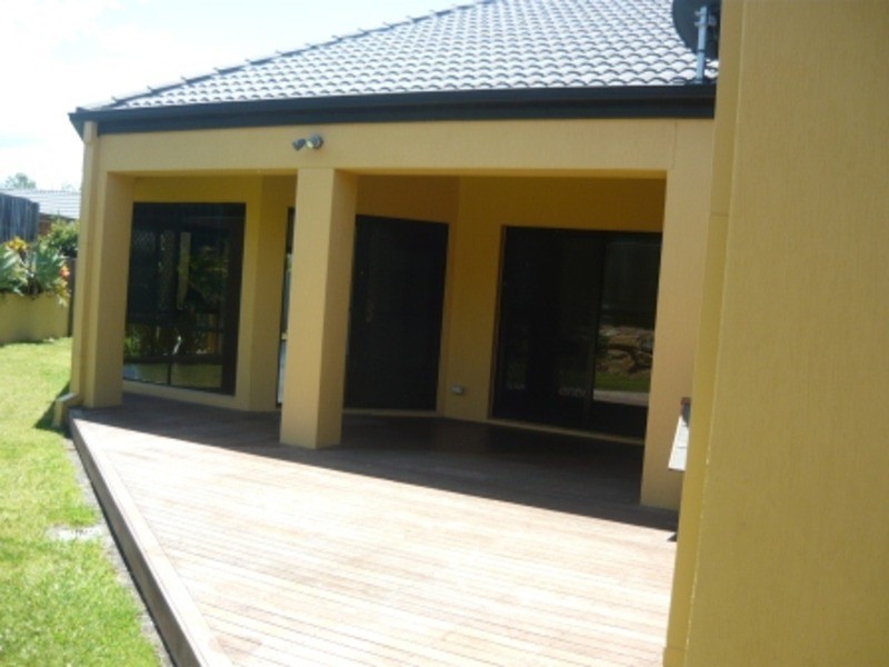 27 Hillridge Crescent, Varsity Lakes QLD 4227