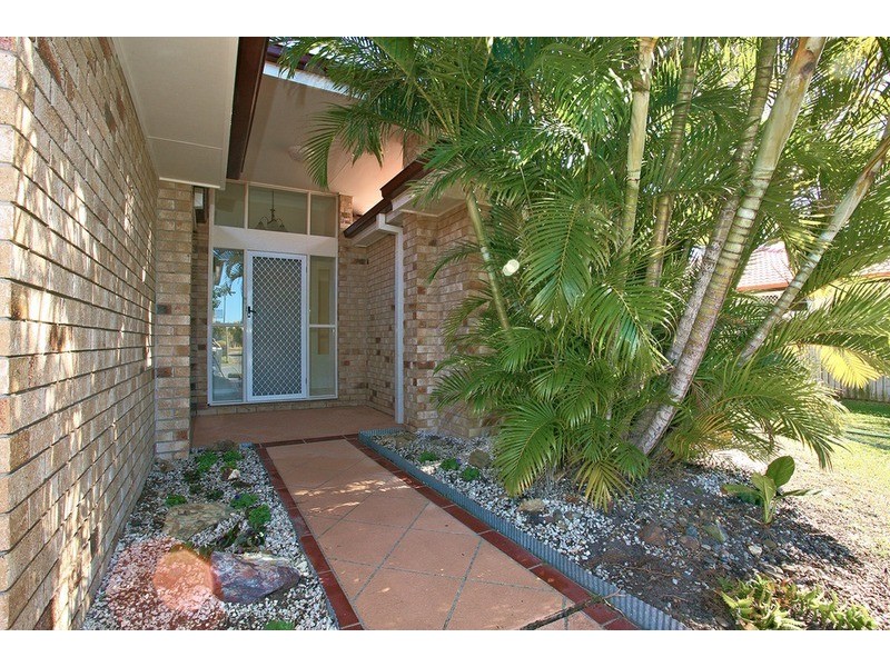 30 Warbler Parade, Varsity Lakes QLD 4227