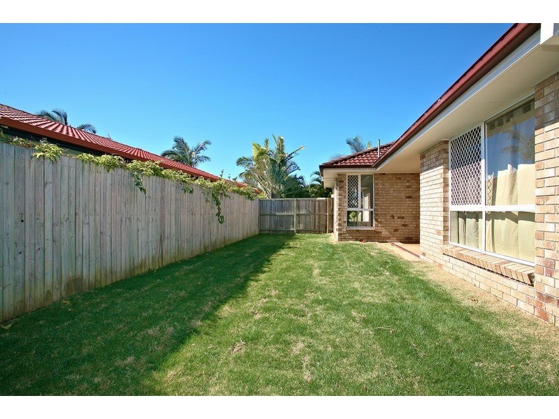 30 Warbler Parade, Varsity Lakes QLD 4227