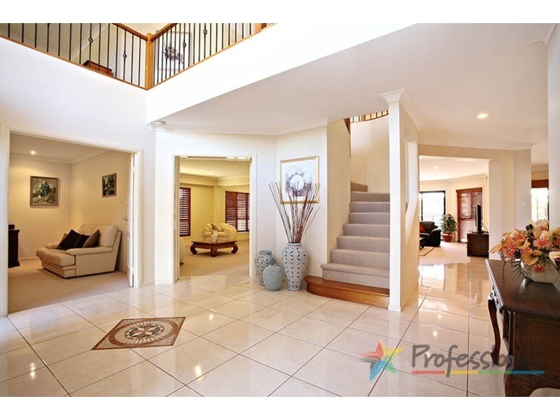 13 Applegum Court, Robina QLD 4226