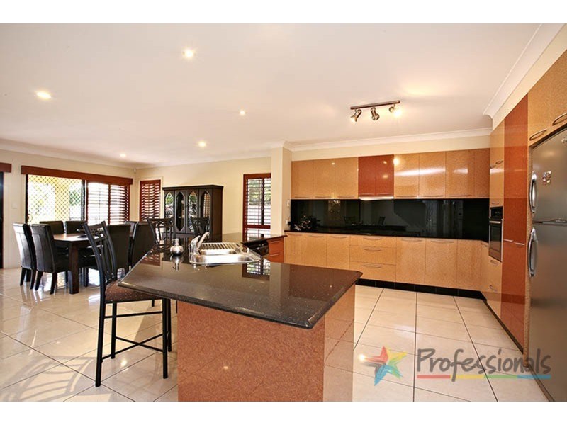 13 Applegum Court, Robina QLD 4226