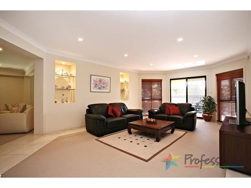 13 Applegum Court, Robina QLD 4226