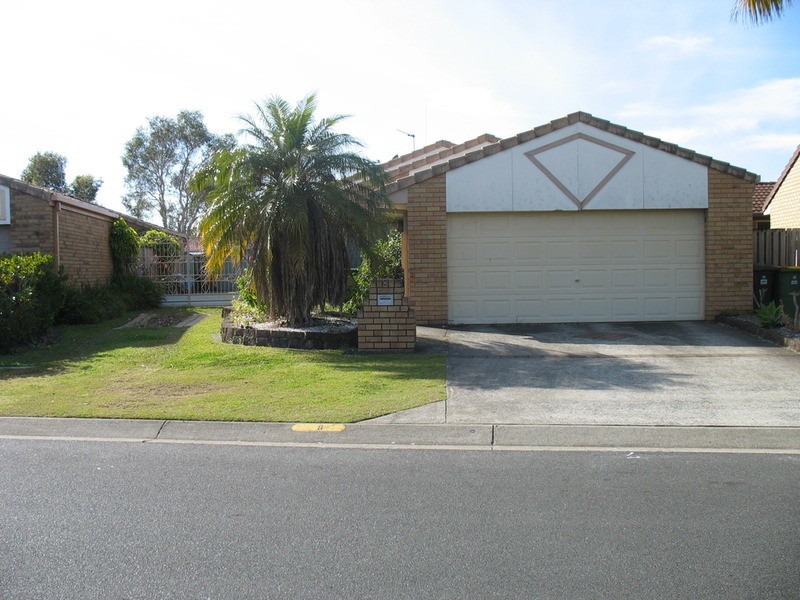 8 Regensberg Close, Varsity Lakes QLD 4227