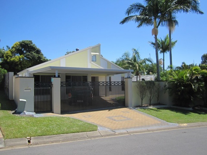 5 Grenaside Circuit, Robina QLD 4226