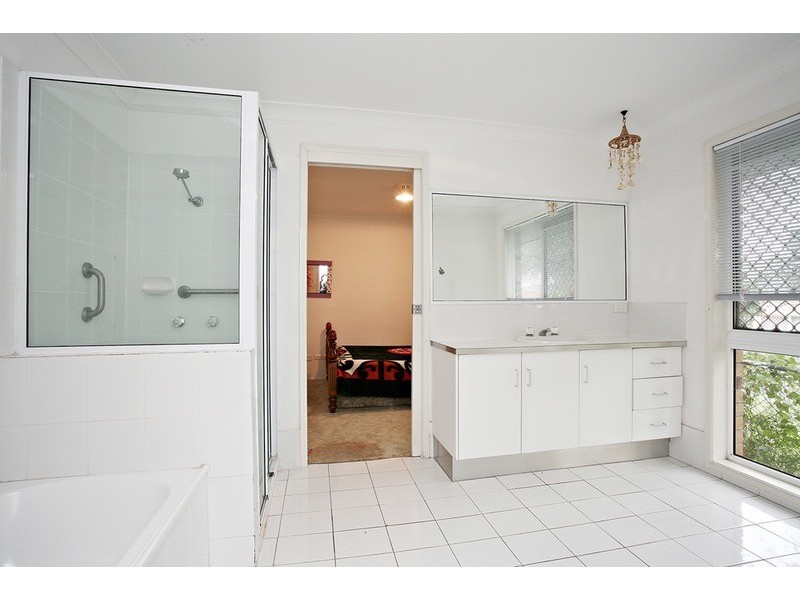 4 Bothwell Street, Robina QLD 4226