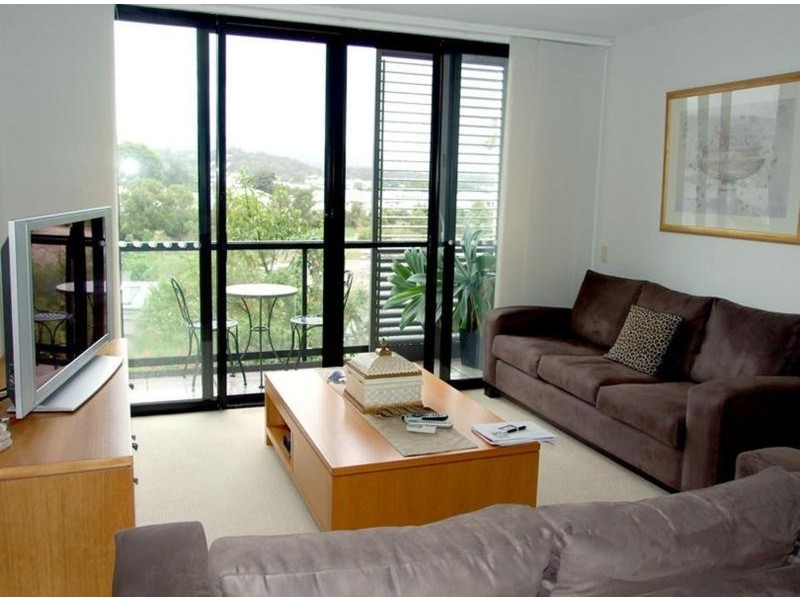 305 Laver Drive, Robina QLD 4226