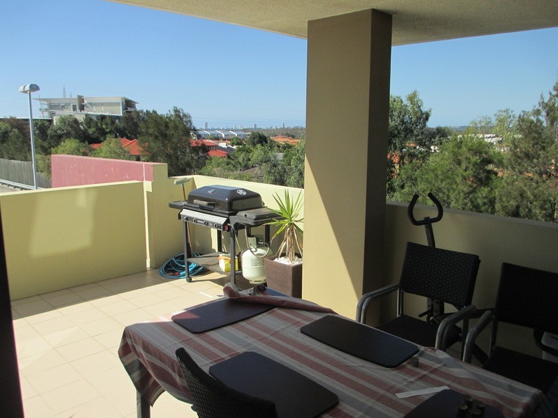 1/42 Scottsdale Drive, Robina QLD 4226