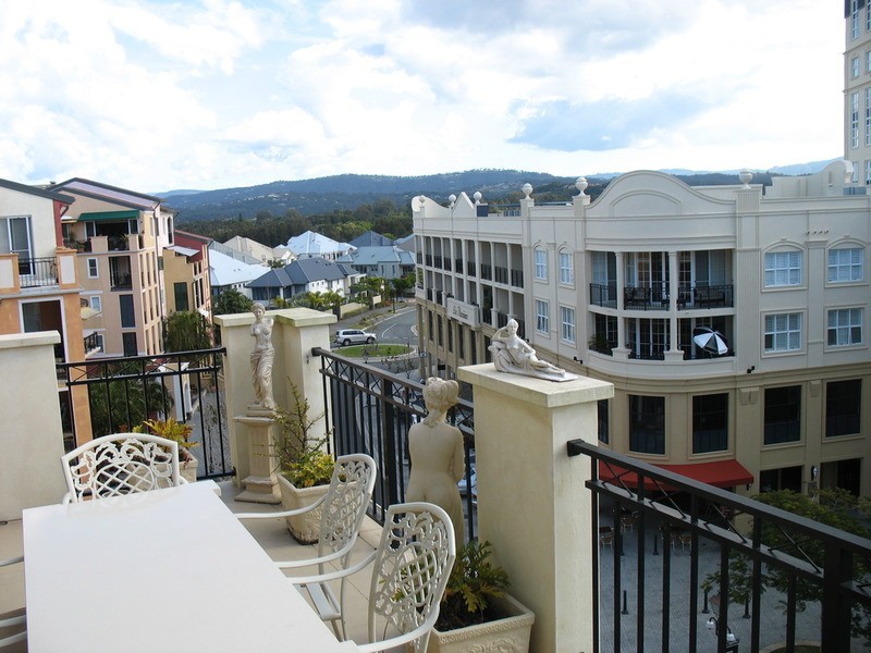 59/3030 The Boulevard, Carrara QLD 4211