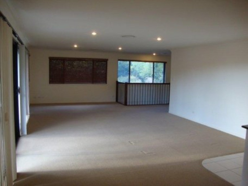 40/2 Ridgeline Way, Highland Park QLD 4211