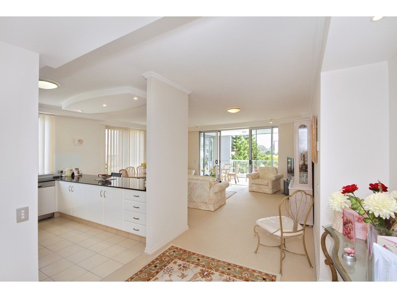 5/34 Riverwalk Avenue, Robina QLD 4226