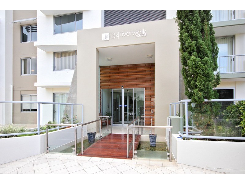 5/34 Riverwalk Avenue, Robina QLD 4226