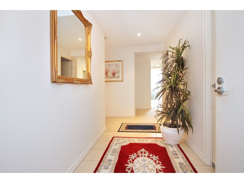 5/34 Riverwalk Avenue, Robina QLD 4226