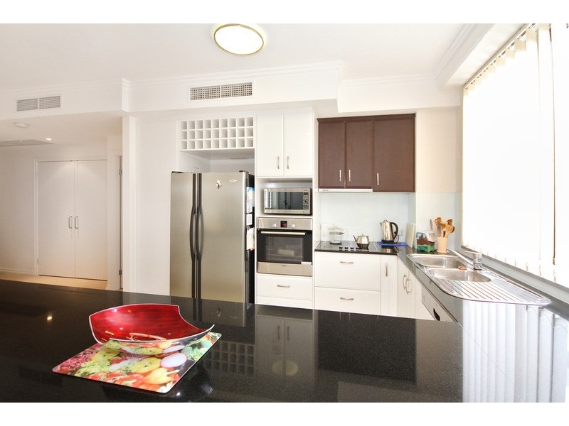 5/34 Riverwalk Avenue, Robina QLD 4226