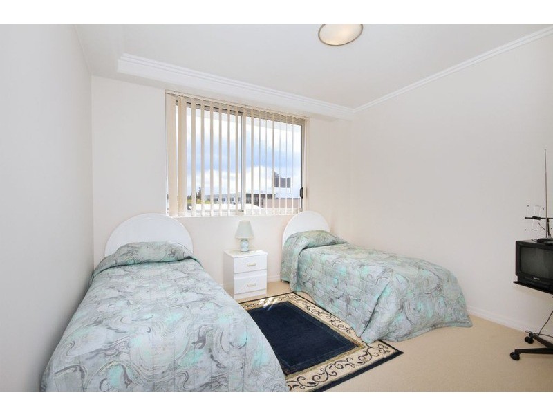 5/34 Riverwalk Avenue, Robina QLD 4226