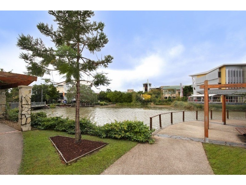 5/34 Riverwalk Avenue, Robina QLD 4226