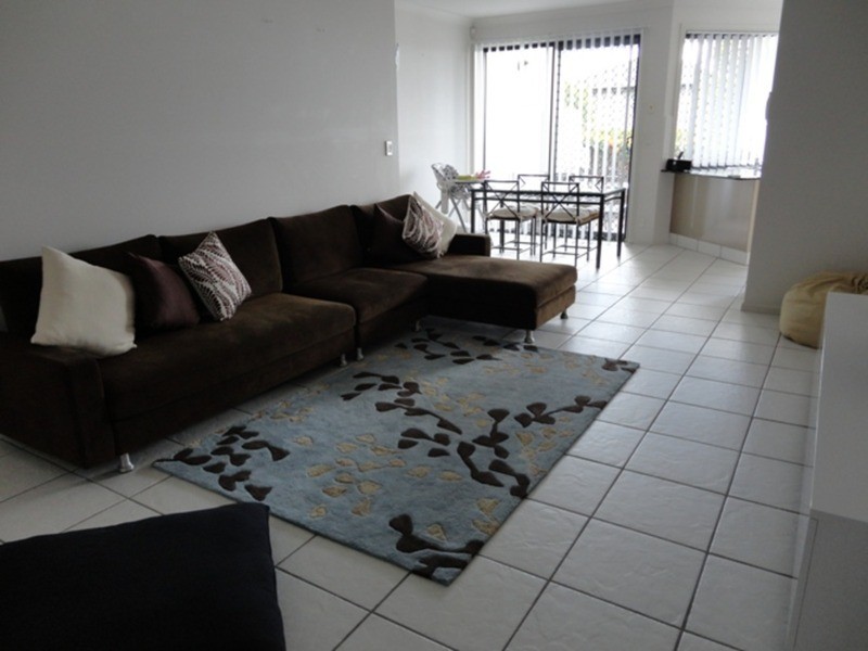 2/8 Blue Ridge, Varsity Lakes QLD 4227