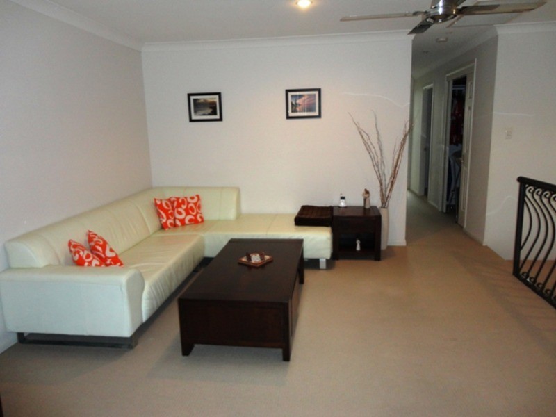 2/8 Blue Ridge, Varsity Lakes QLD 4227