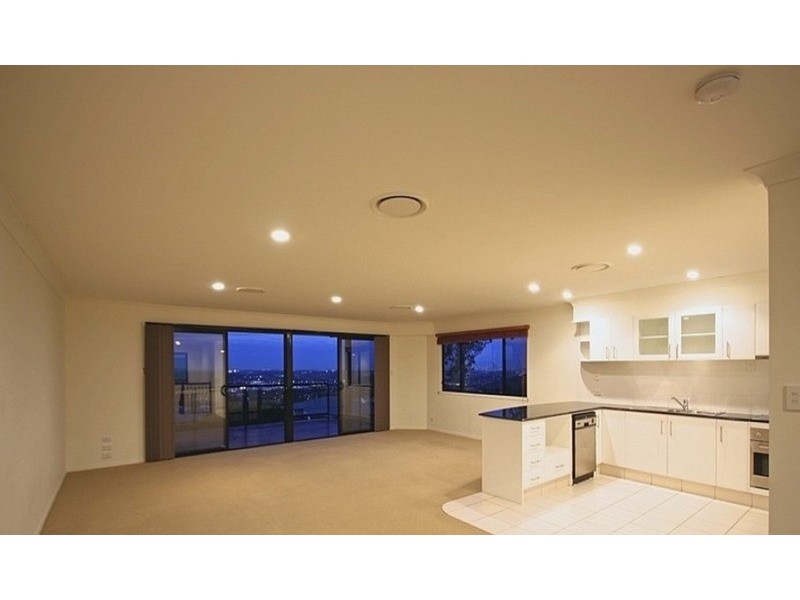 35/2 Ridgeline  Way, Highland Park QLD 4211