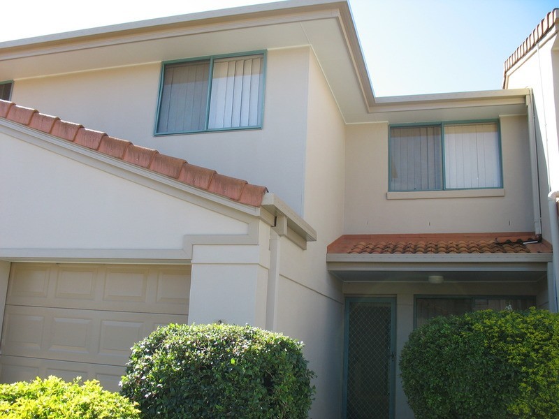 21 Regensberg Crescent, Varsity Lakes QLD 4227