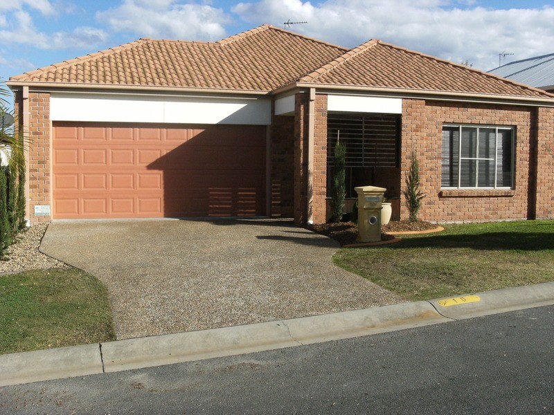 10 Mindello  Drive, Varsity Lakes QLD 4227