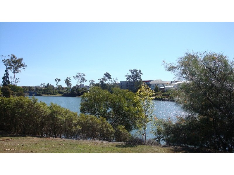1/3 Castello Circuit, Varsity Lakes QLD 4227