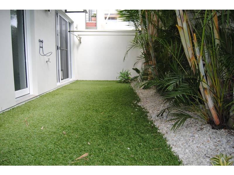 2/1 Cape Martin  Place, Varsity Lakes QLD 4227