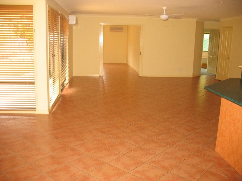 6 Camphorwood  Circuit, Robina QLD 4226