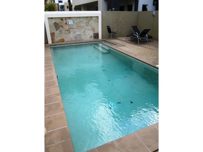 8/10 Valbonne Avenue, Varsity Lakes QLD 4227