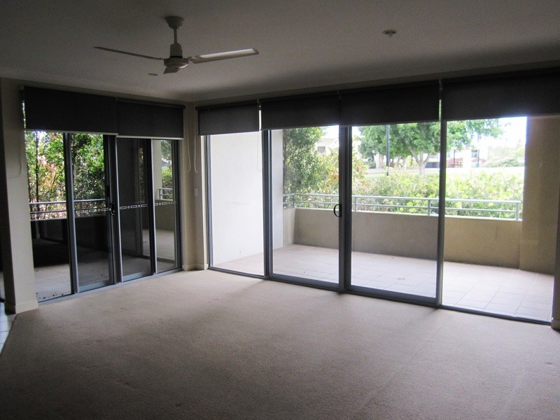 8/10 Valbonne Avenue, Varsity Lakes QLD 4227