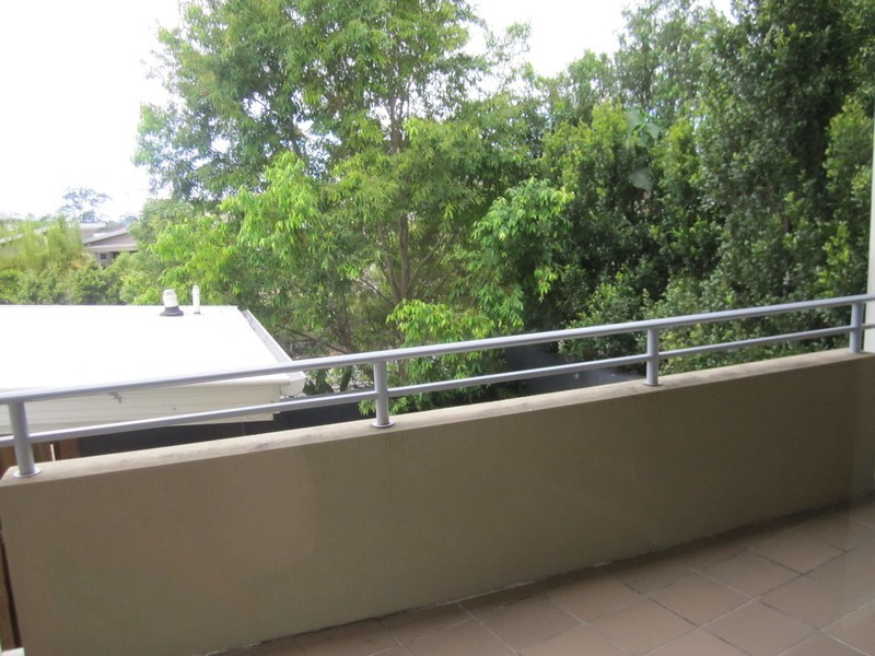 8/10 Valbonne Avenue, Varsity Lakes QLD 4227