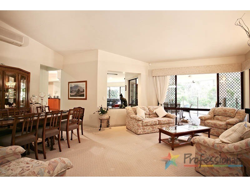 11 Straite Drive, Robina QLD 4226