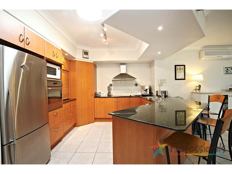 11 Straite Drive, Robina QLD 4226