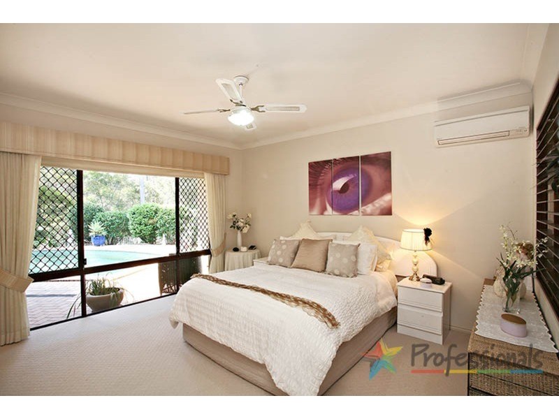 11 Straite Drive, Robina QLD 4226