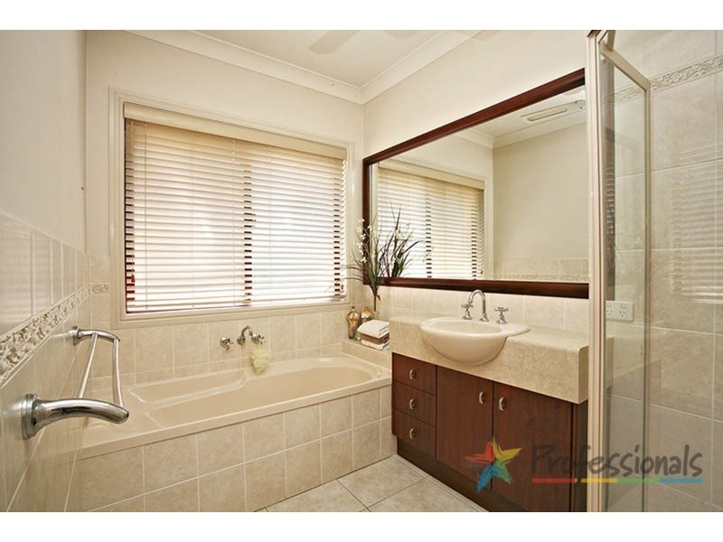 11 Straite Drive, Robina QLD 4226