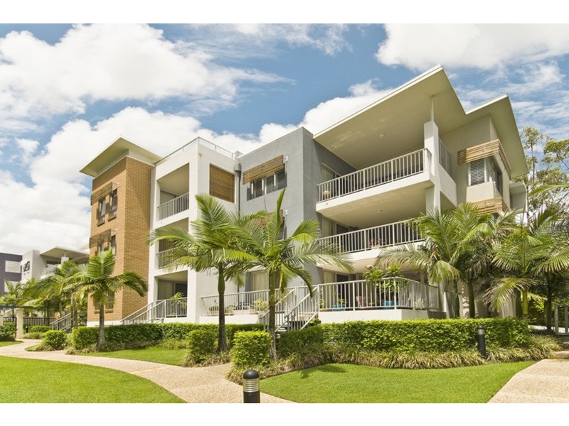 7/64 Riverwalk Avenue, Robina QLD 4226