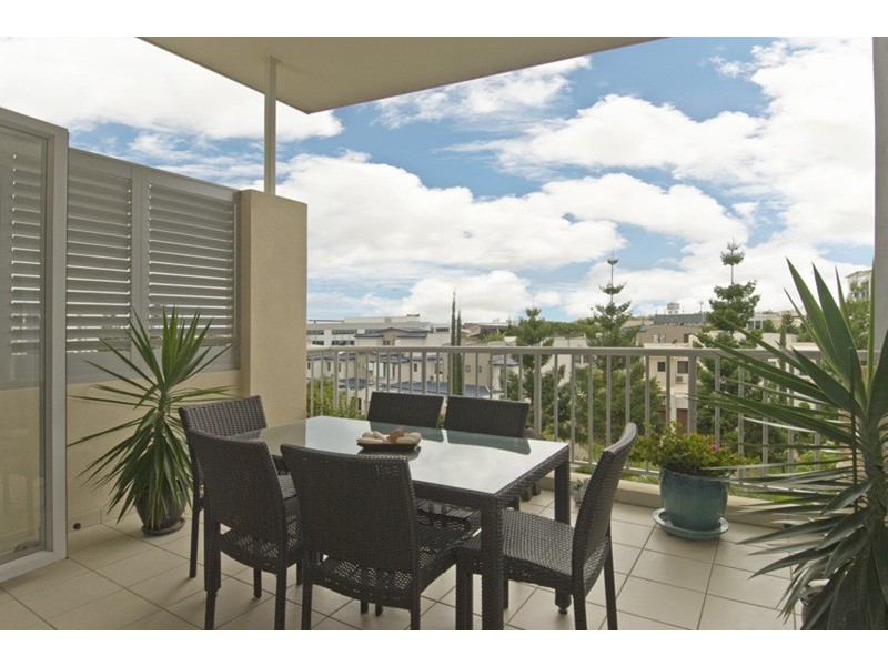 7/64 Riverwalk Avenue, Robina QLD 4226