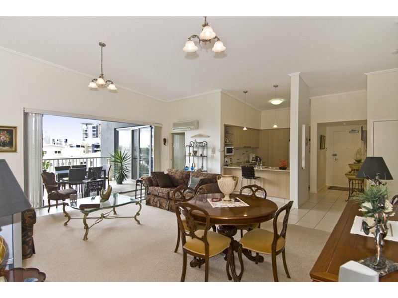 7/64 Riverwalk Avenue, Robina QLD 4226