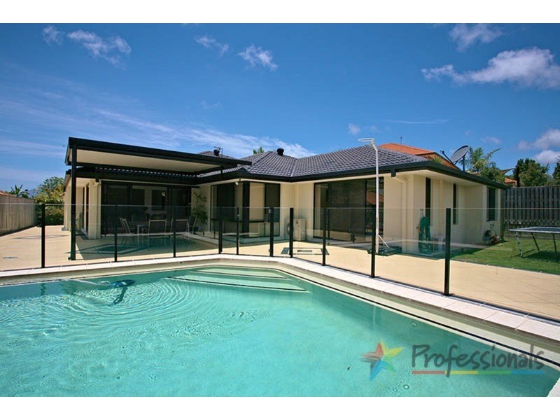 5 Cordata Court, Robina QLD 4226