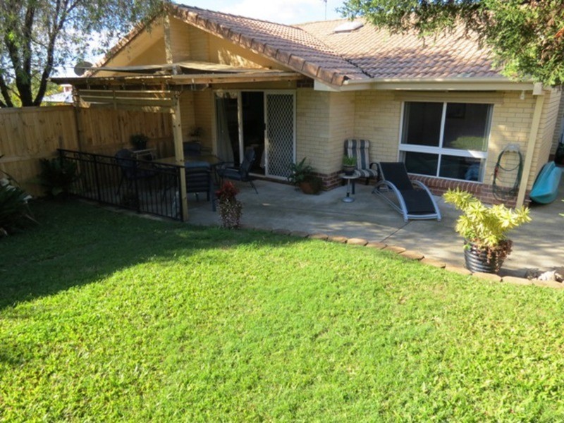 1/5 Greenlands Drive, Varsity Lakes QLD 4227