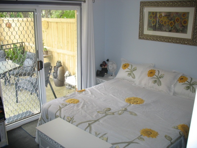 1/5 Greenlands Drive, Varsity Lakes QLD 4227